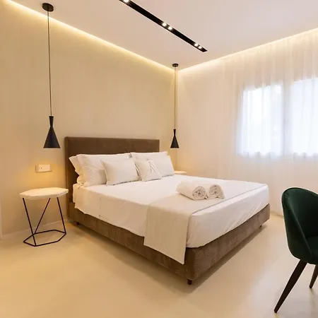 Double A Luxury בית הארחה 2*