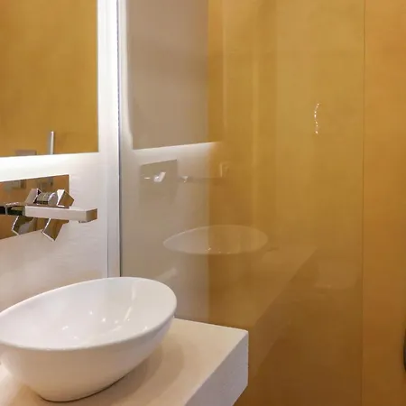 Double A Luxury אולביה