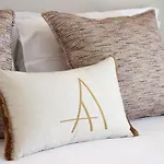 Double A Luxury Гостьовий будинок