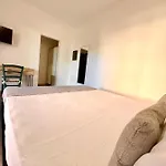 Double A Luxury Гостьовий будинок Ольбія