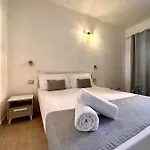 Double A Luxury Гостьовий будинок