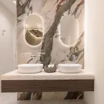 Double A Luxury 4*