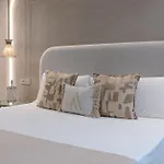 Double A Luxury Гостьовий будинок