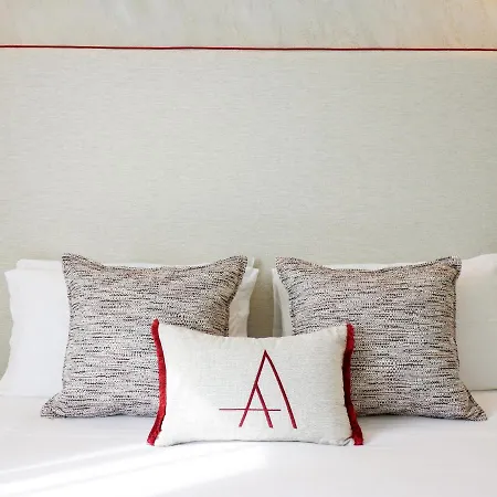 Πανσιόν Double A Luxury 4*