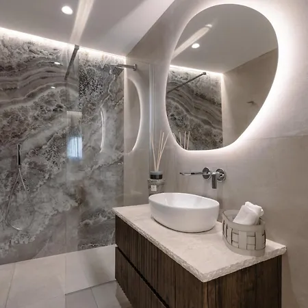 Double A Luxury Πανσιόν Όλμπια