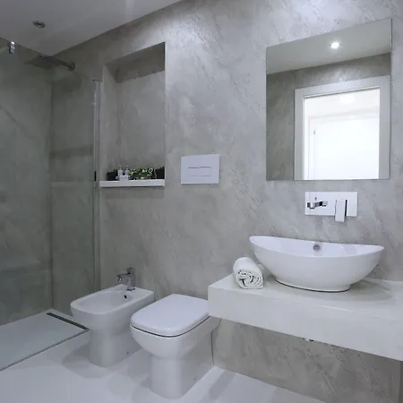 Double A Luxury Όλμπια